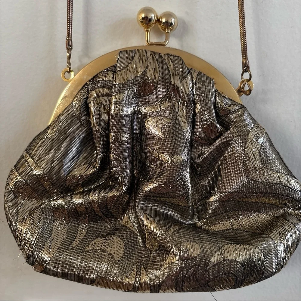 vintage gold lamé evening clutch EUC FORMAL - Picture 2 of 5